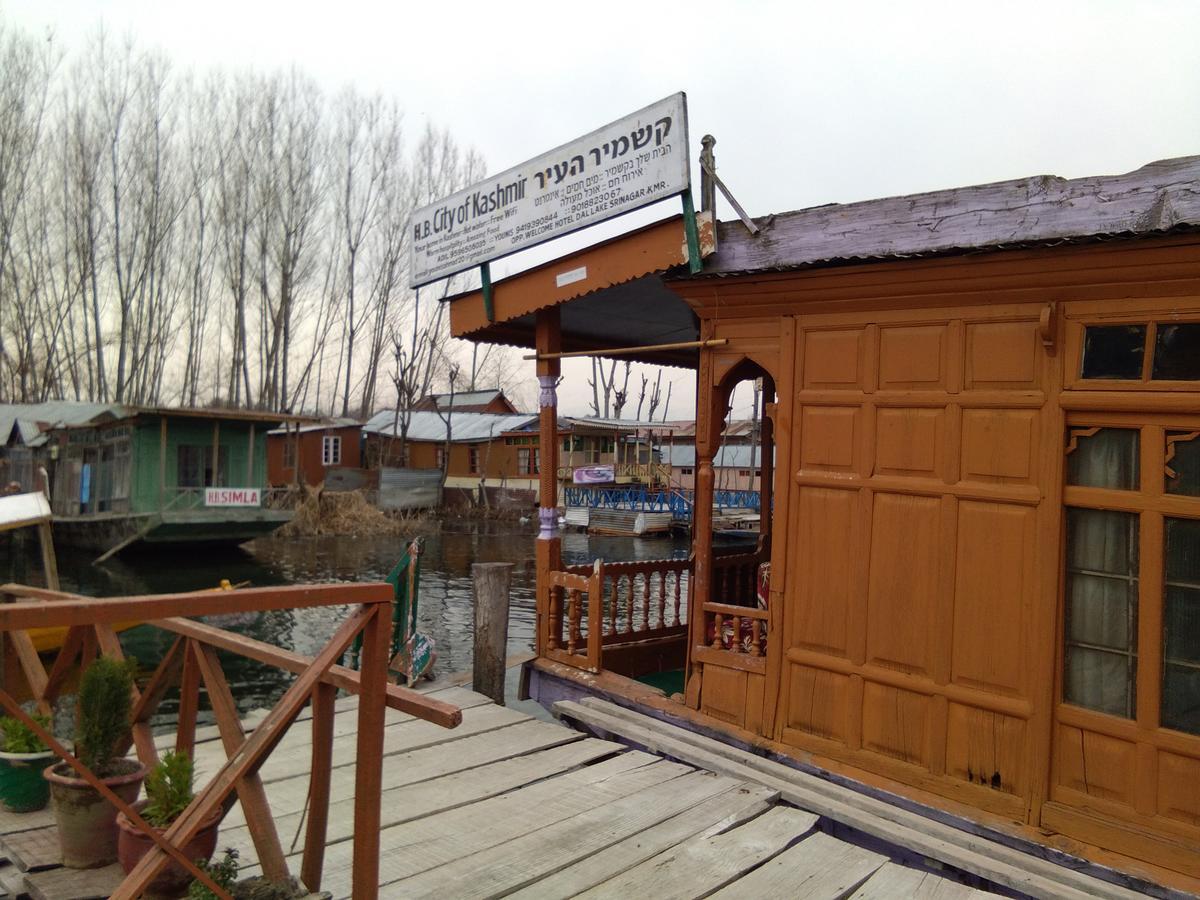 Houseboat - City Of Kashmir Hotel Srinagar  Bagian luar foto